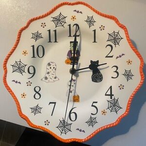 Temptations Halloween Clock